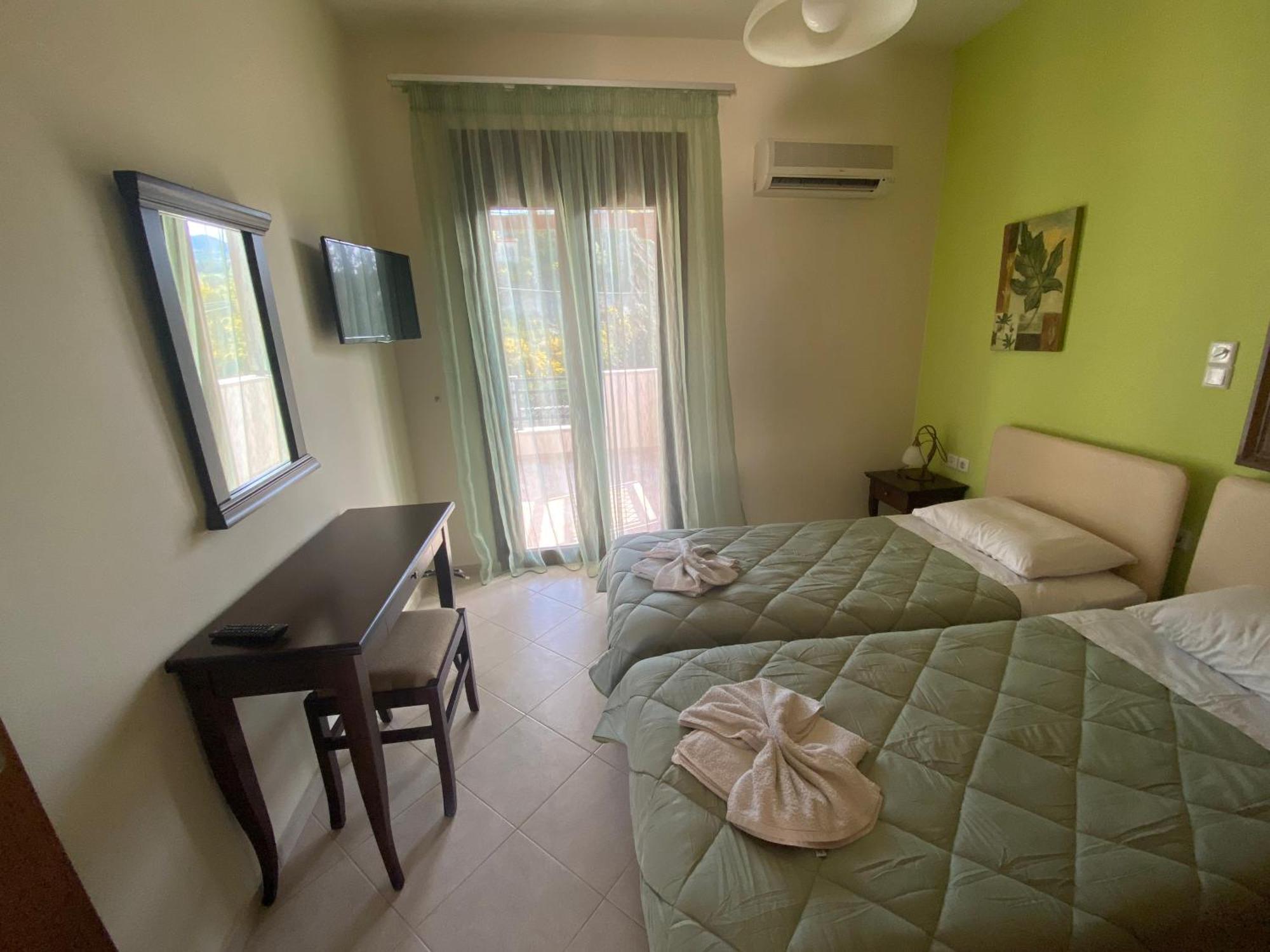 Eligia Villa *