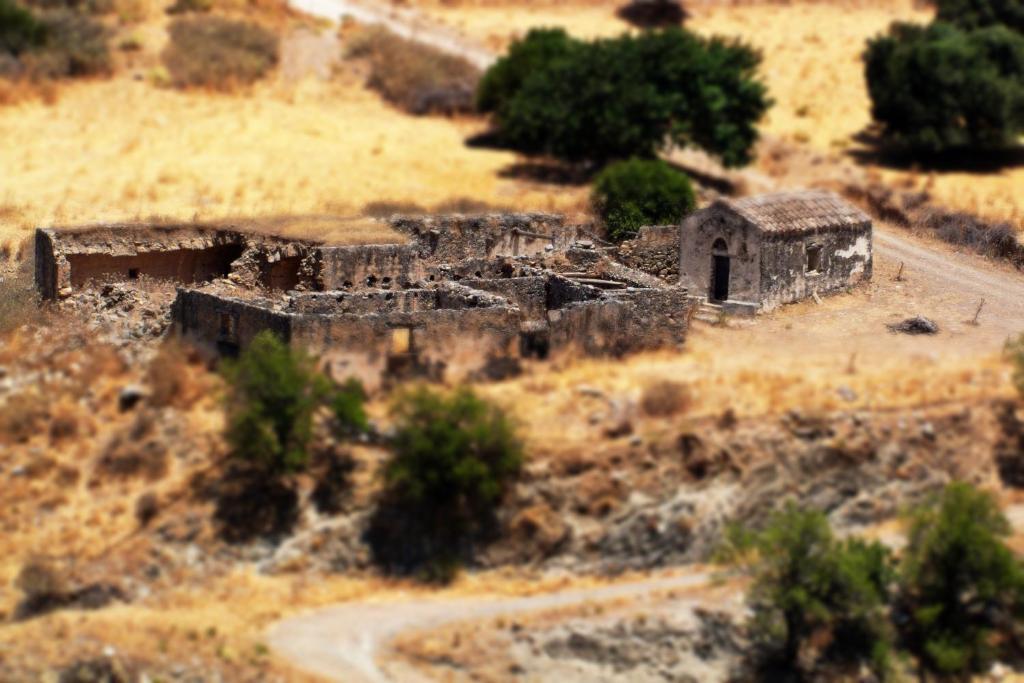 Eligia Villa *